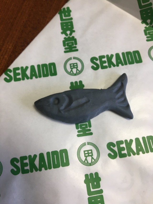 豚さんの翌日には、魚の作品も誕生(橘舞さんTwitterより)
