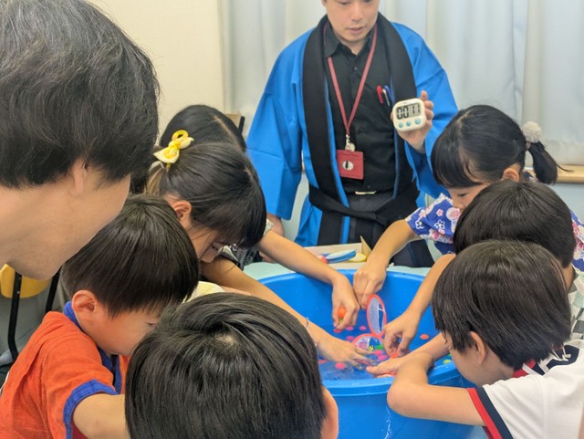夏祭りイベントを楽しむ子どもたち。受験生にはオンとオフの切り替えも必要です