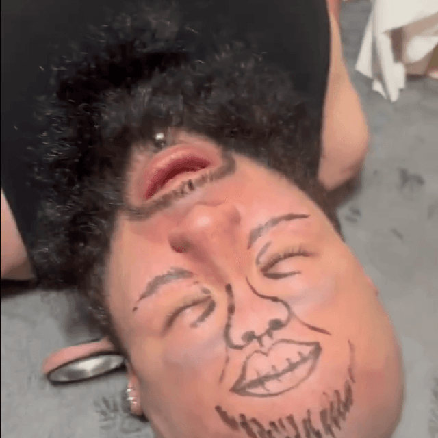 眠っている様子