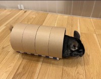 芯を並べてチンチラのオモチャを制作／MATCHさん（@match.ko）提供