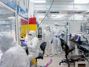 電気自動車（EV）バッテリー、低コストで急速充電と長距離走行を実現？開発にしのぎ