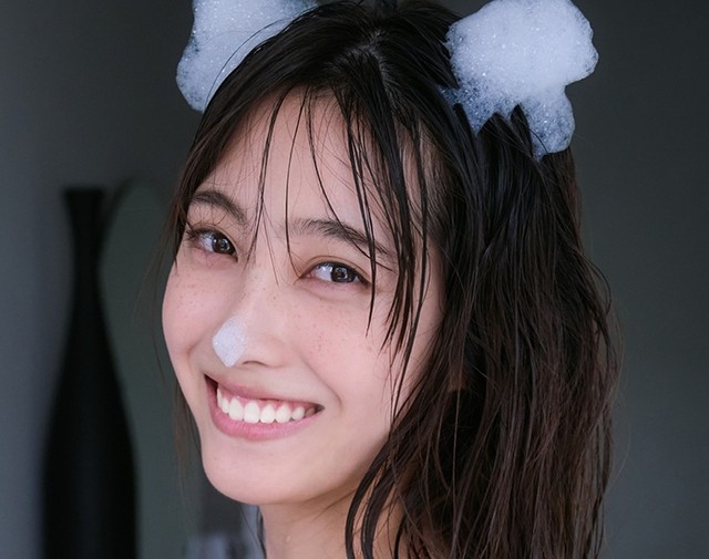 福田ルミカ２ｎｄ写真集 Ｓｏａｒ アナザー・エディション©中村和孝／小学館