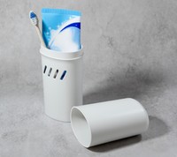 山田化学「大きな歯ブラシケース」の使用イメージ（提供）