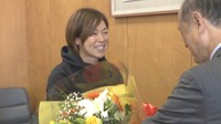 東京五輪ソフトで金　原田のどかさんが現役引退を岡山市長に報告「世界を知る機会を子どもたちに」