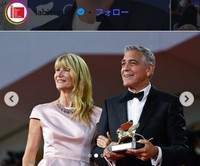 ローラ・ダーンとジョージ・クルーニー＝ンベネチア国際映画祭のインスタグラム＠labiennaleより