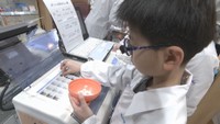 お菓子を使って薬剤師の仕事を体験　岡山