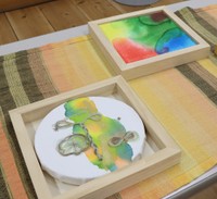 にじみを持った点や線の混じり合いが魅力の「アルコールインクアート」