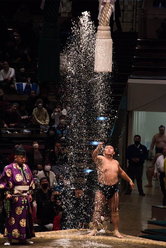 昨年別のカメラで撮影された大迫力の写真（提供：なかやまらいでん/お仕事募集中さん）