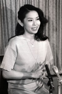 岡崎友紀＝1981年