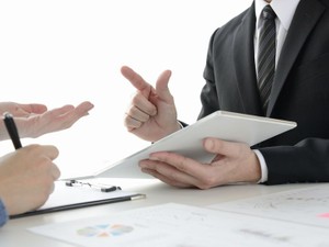 贈与税の修正申告を税理士に頼んだ際の報酬は？ 頼んだときのメリットも紹介