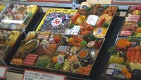 名店とのコラボや仮面ライダーも！おせち料理予約販売スタート　岡山高島屋