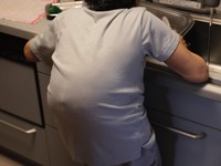 夜中に片付けを始める認知症の母　起こされてしんどい【お悩み相談室】