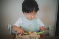 親の心の余裕が試されるのが育児（umi.さん提供）