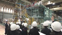 小学生が船舶用エンジンの工場を見学（マキタ　高松市朝日町）