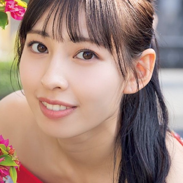 沖口優奈（撮影／田中智久　ヘアメイク／伊藤遥香　スタイリング／米丸友子　撮影協力／LECEB SESOKO VILLA）