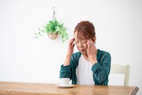 更年期の不調を上手に乗り切るには※画像はイメージです（buritora/stock.adobe.com）