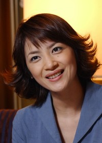 西村由紀江＝2004年