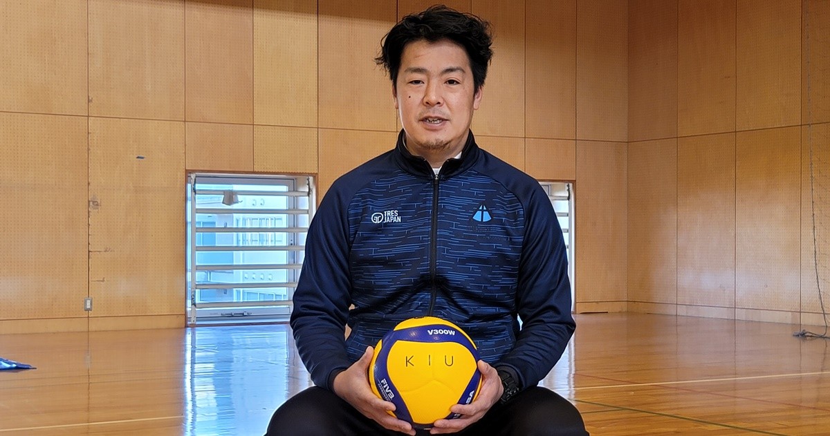 バレー 神戸国際大 井上人哉監督 バレー愛で警視庁に進んだ自分が大学バレー界で目指すこと 4years 大学スポーツ