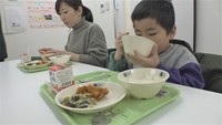 給食の試食会（新見市学校給食センター　岡山県新見市正田）