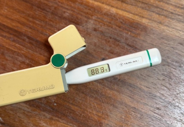 40年愛用するテルモの体温計／myuさん（@myu.kom）提供