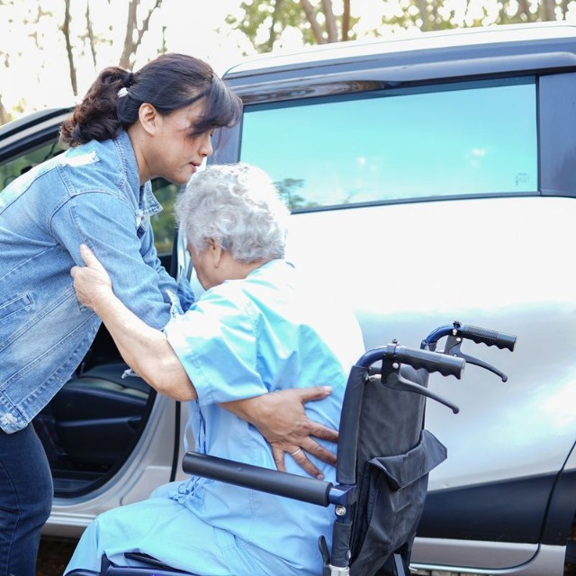 個別避難計画（災害時ケアプラン）とは※画像はイメージです（amazing studio/stock.adobe.com）
