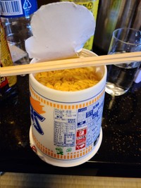 カップ麺逆パカ（提供：NaCl-岩塩- 🏮 カプヌ逆転ニキ🍜さん）