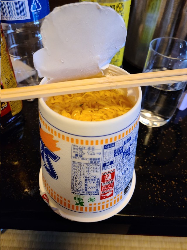 カップ麺逆パカ（提供：NaCl-岩塩- 🏮 カプヌ逆転ニキ🍜さん）