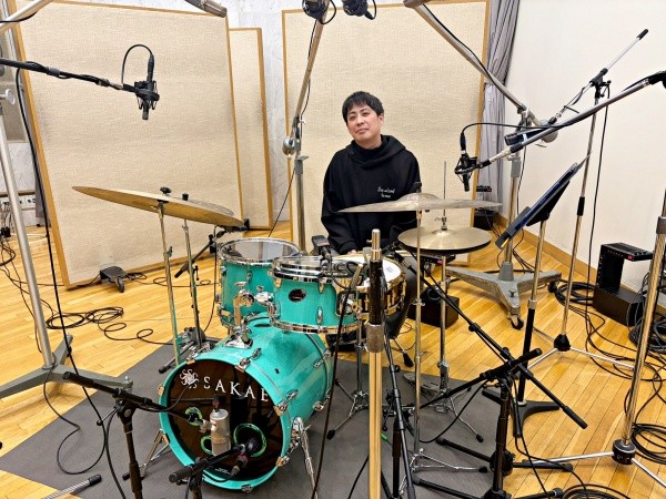 レコーディングに臨む柿崎さん（画像提供：柿崎幸史〈かきざき・たかふみ〉さん）