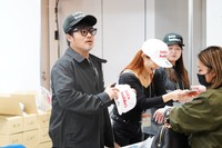 「東京モーターサイクルショー2026」に来場したバッドボーイズ・佐田正樹