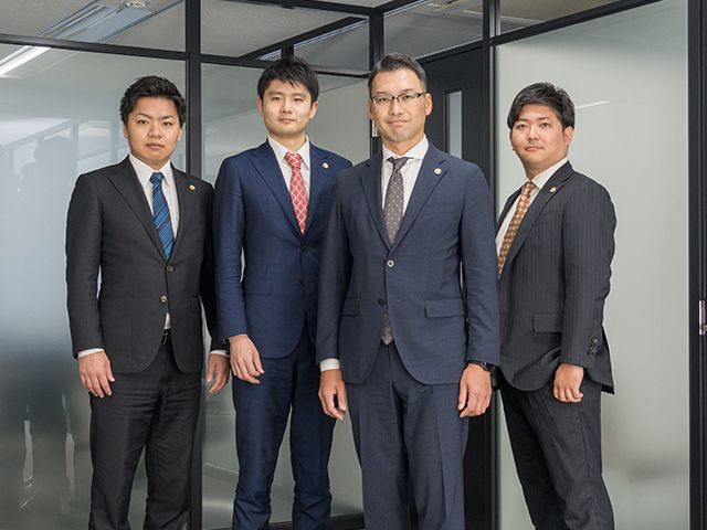 191613 弁護士法人本江法律事務所3 会議中