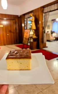 フワフワというよりずっしり。大切に受け継がれたレシピです