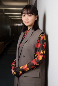 深川麻衣（撮影・石井剣太郎）