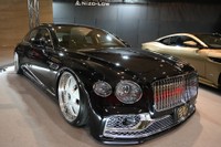 ベントレーも容赦なくシャコタンです