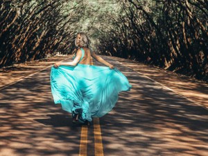 お洒落な服を着なくても生きていけるけど、私は服の力を信じている