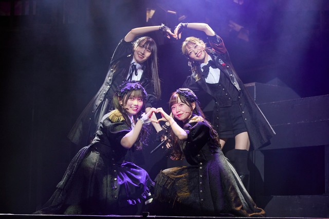 ×純文学少女歌劇団第２回公演「マエストロには背を向けよ」ライブステージより　(C)×純文学少女歌劇団