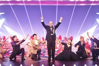 ショーのラストには西村社長がサプライズ登場し、大いに盛り上がりました。