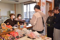 美作大学に新たな売店　地元のB型事業所が運営　岡山