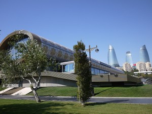 石油が枯渇してもアゼルバイジャンは生き残れるか？　転機を迎える「第二のドバイ」