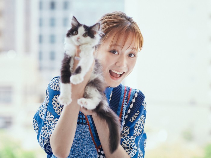 やんちゃなオセロンをカメラのほうに向けるだけで一苦労。