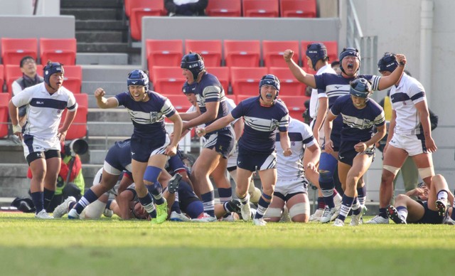 花園で繰り広げられる熱戦