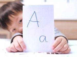 英語の冠詞や単数・複数、間違えるとネイティブは「一瞬思考が止まる」どういうこと？