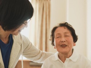 義理の親への介護が金銭的に報われる　「特別寄与料」はいくら認められるのか？