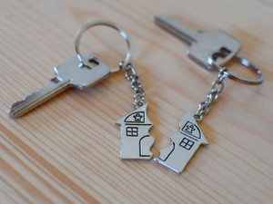 共有名義の不動産は売却できる？　方法やトラブル対処法を解説