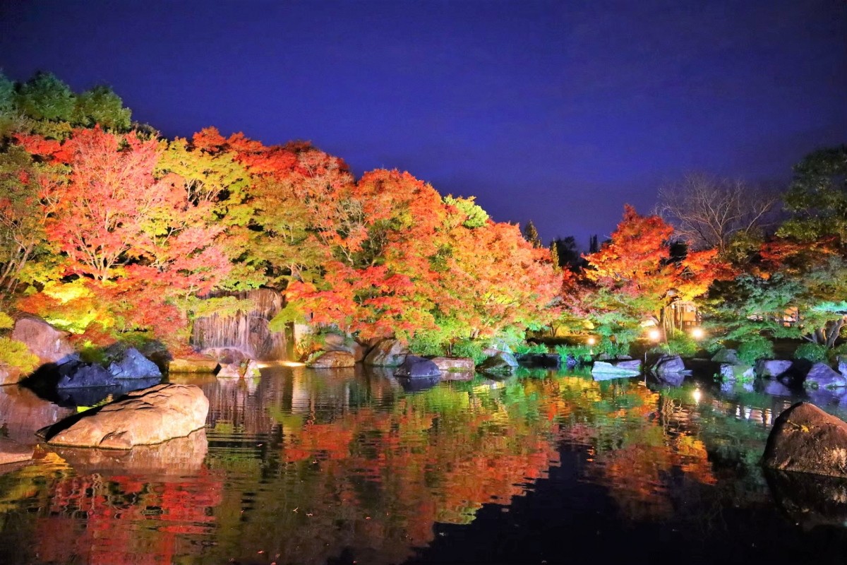 絶景紅葉ランキング 3位愛知・香嵐渓、2位山形・蔵王ロープウェイ、1位は「城を借景にした紅葉の日本庭園」｜まいどなニュース