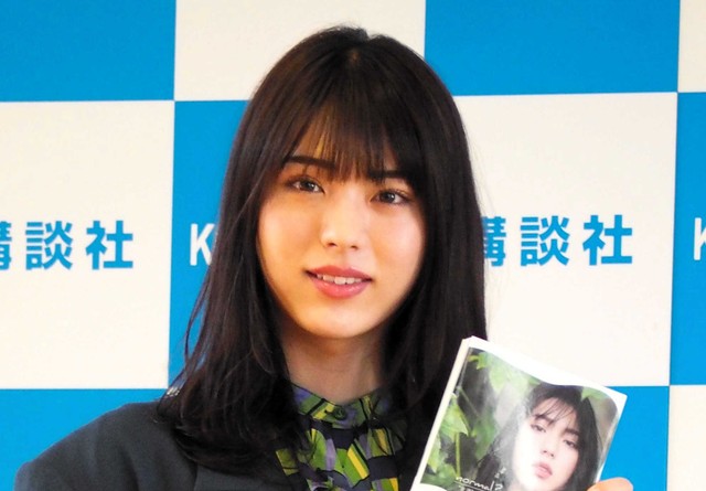 井手上漠＝2021年4月