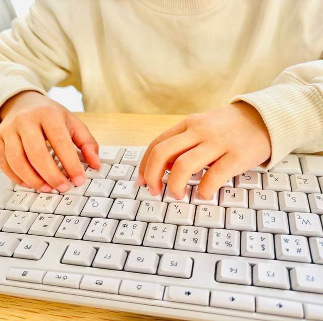 中学受験での生成AIの使い方　※画像はイメージです（78design/photoAC）