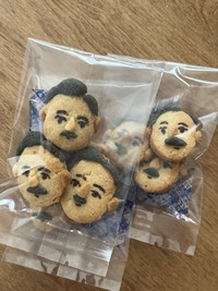 パックに入れるとなおシュール（下島綾美さん提供）