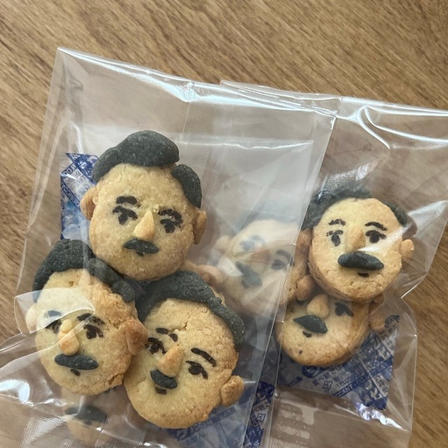 パックに入れるとなおシュール（下島綾美さん提供）