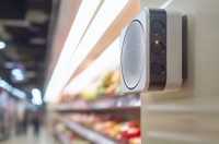 ショッピングモールなどで、よく聞く店内放送「お伝えしたいことがあります」一体何を？　※画像はAIで生成されたイメージです（WINNN/stock.adobe.com）