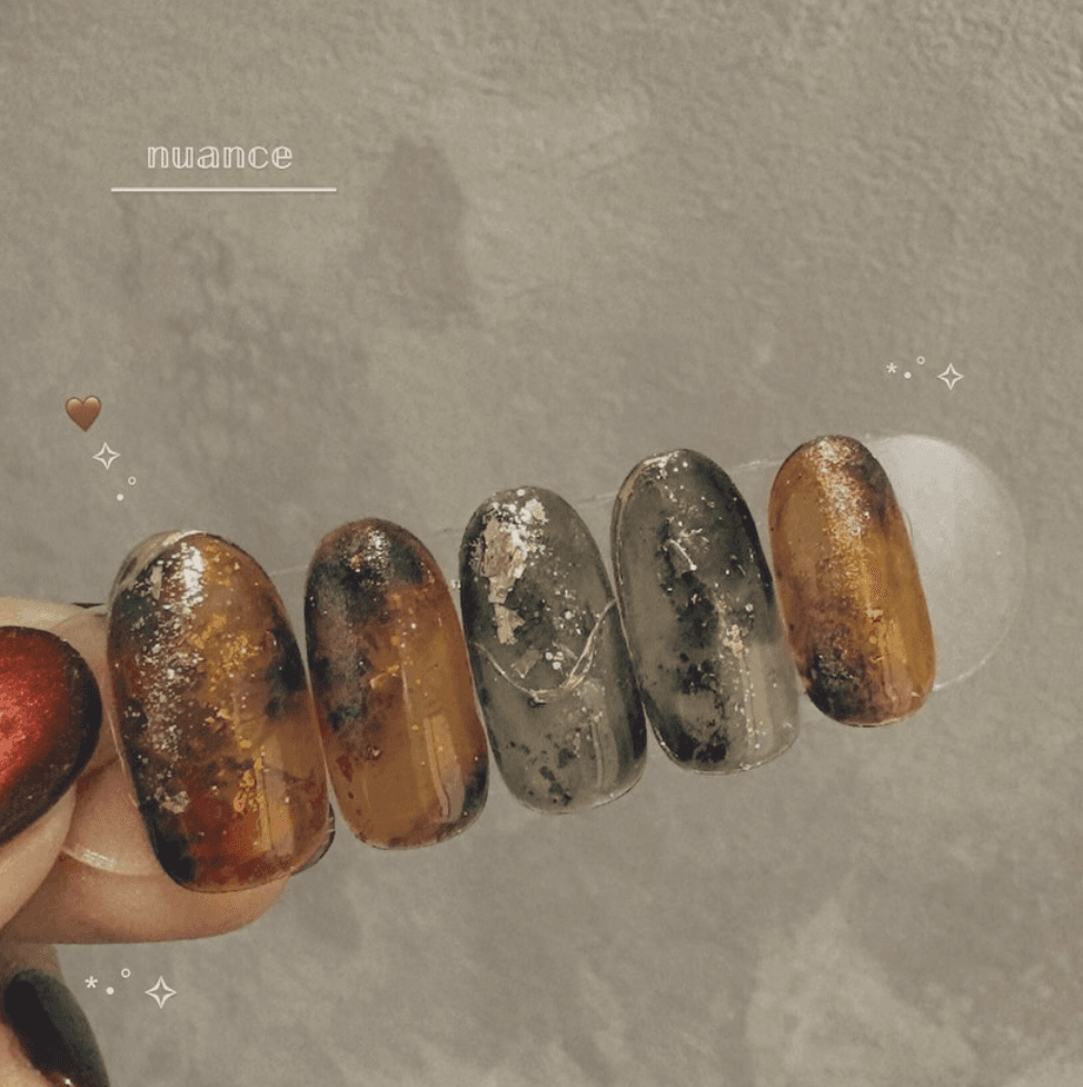 AKOさんが手がけるネイルのサンプル。プロならではの繊細なデザインが光る／AKOさん（ako0105）提供